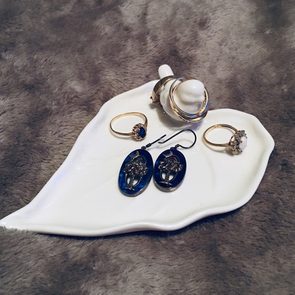 Bird on leaf trinket/jewelry tray. Off white in color,see pics for measurement - Picture 4 of 8